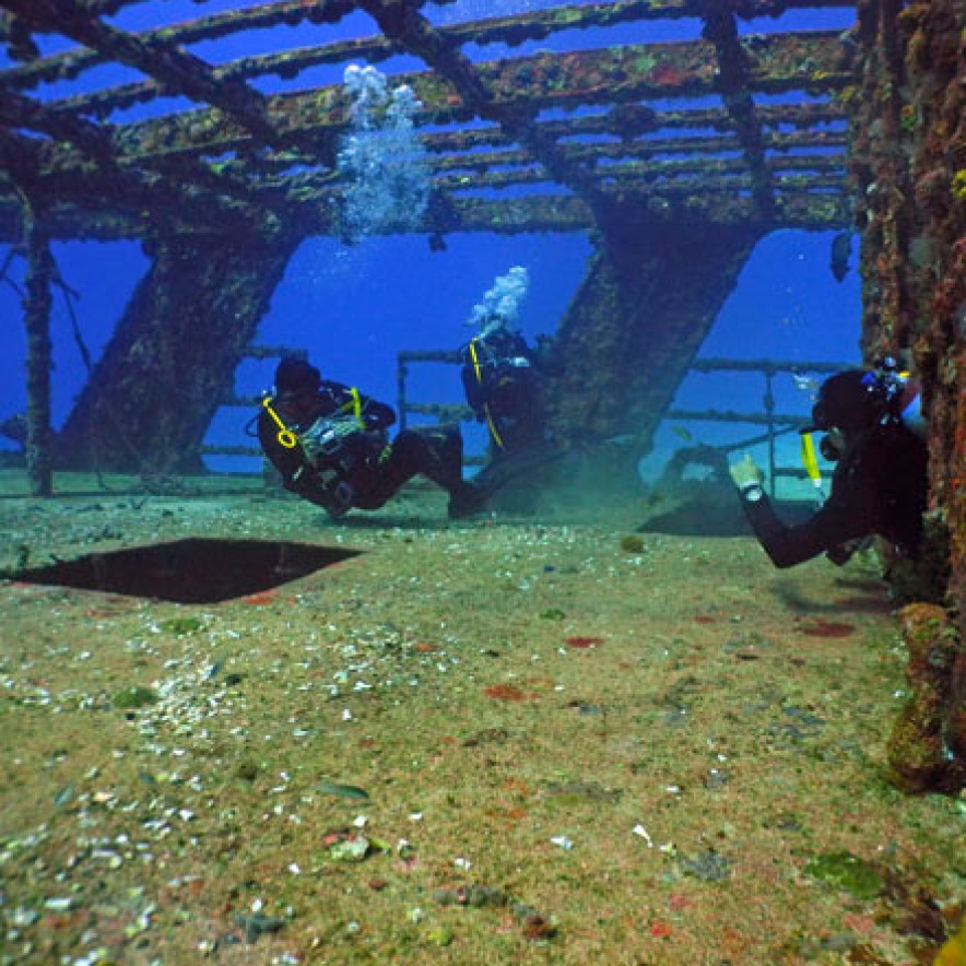 cancun shipwreck diving